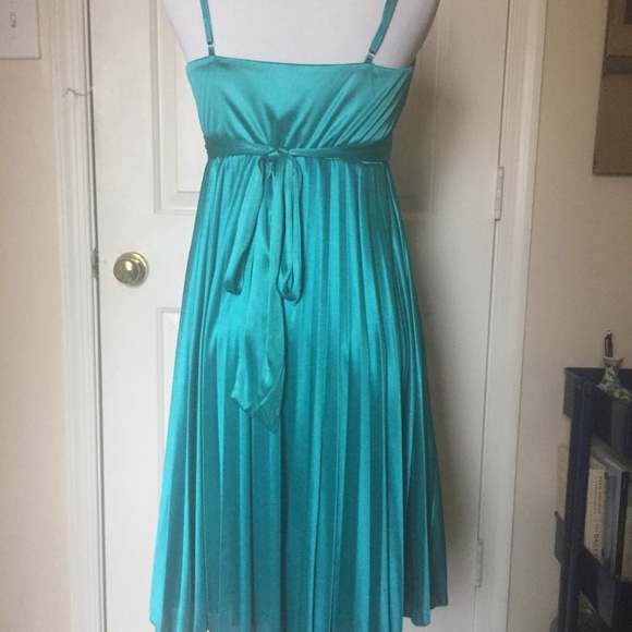 Turquoise Empire Waist Pleated Dress - Picture 2 of 2